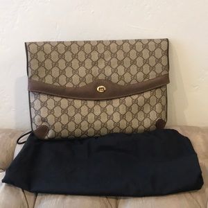 Vintage Gucci clutch
